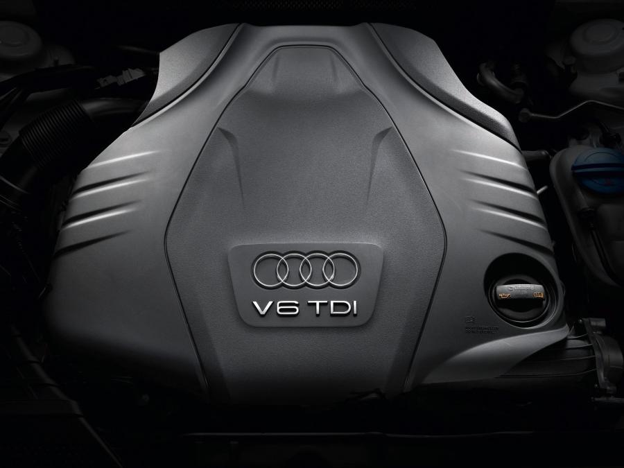 Моторный отсек Audi A4 Allroad 3.0 TDI Quattro (B8, 8K) 2012 года  (фото 3 из 12)